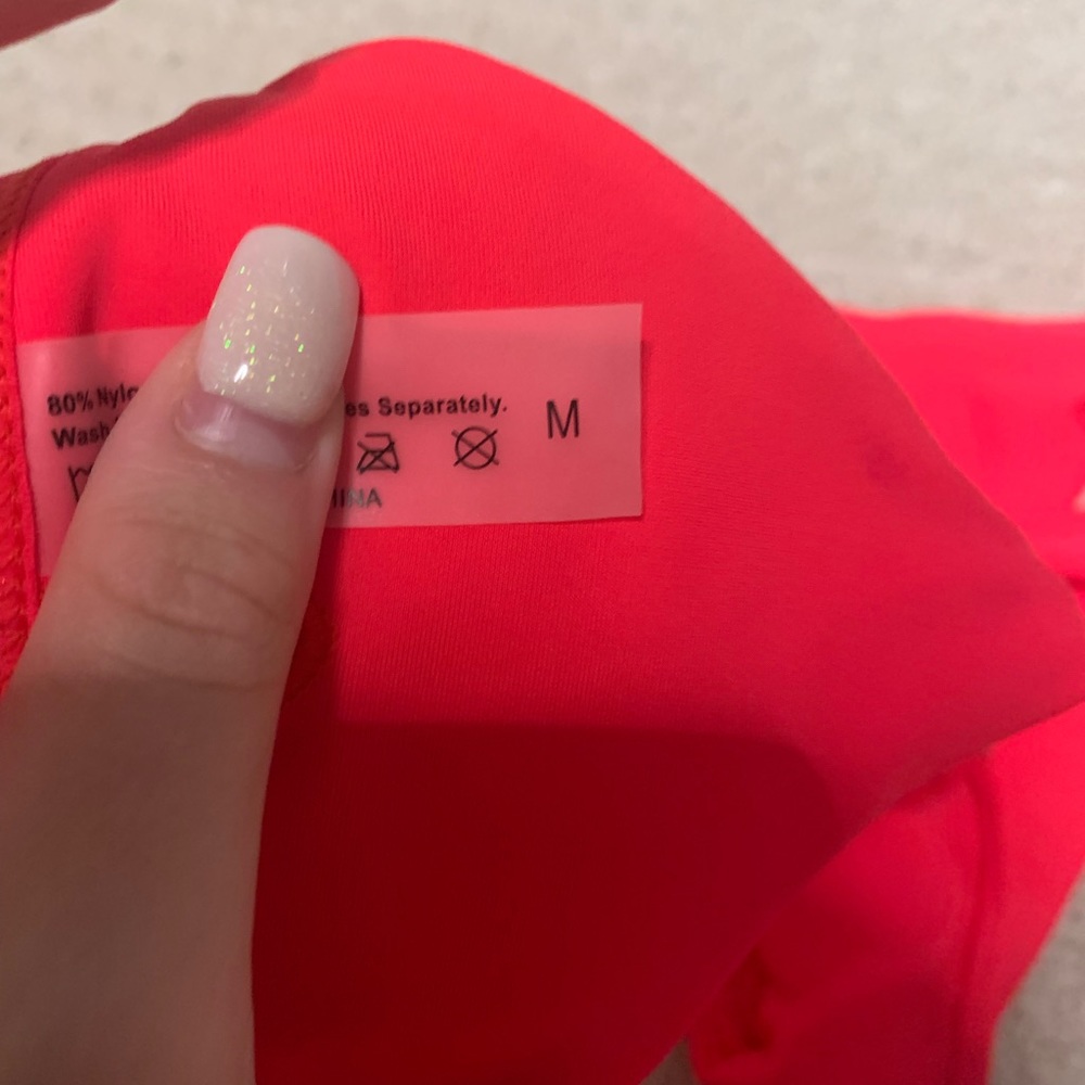 Bikini - Picture 5 of 5